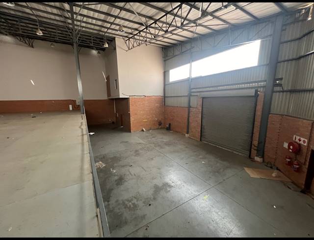 677M² WAREHOUSE TO LET IN COSMO BUSINESS PARK